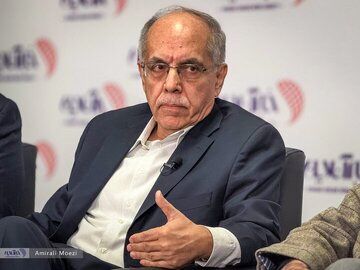 واکنش کوروش احمدی به ایده محسن رضایی درباره تنگه هرمز/ تحریم کشتی‌ها بدون باز شدن هرمز اثرگذاری کافی ندارد