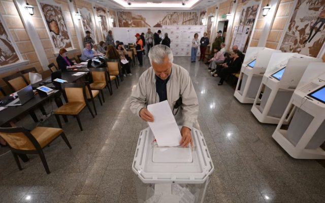 پوتین بار دیگر دوما را فتح کرد/ سی‌ان‌ان: پیروزی قابل پیش‌بینی حزب پوتین و معمای رأی مردم به جنگ؛ حالا همه منتظر یک عددند