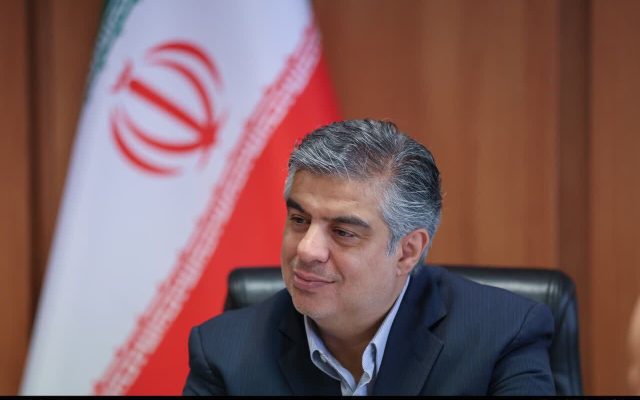 قدردانی استاندار مرکزی از تلاش‌های شبانه‌روزی کارکنان اورژانس ۱۱۵