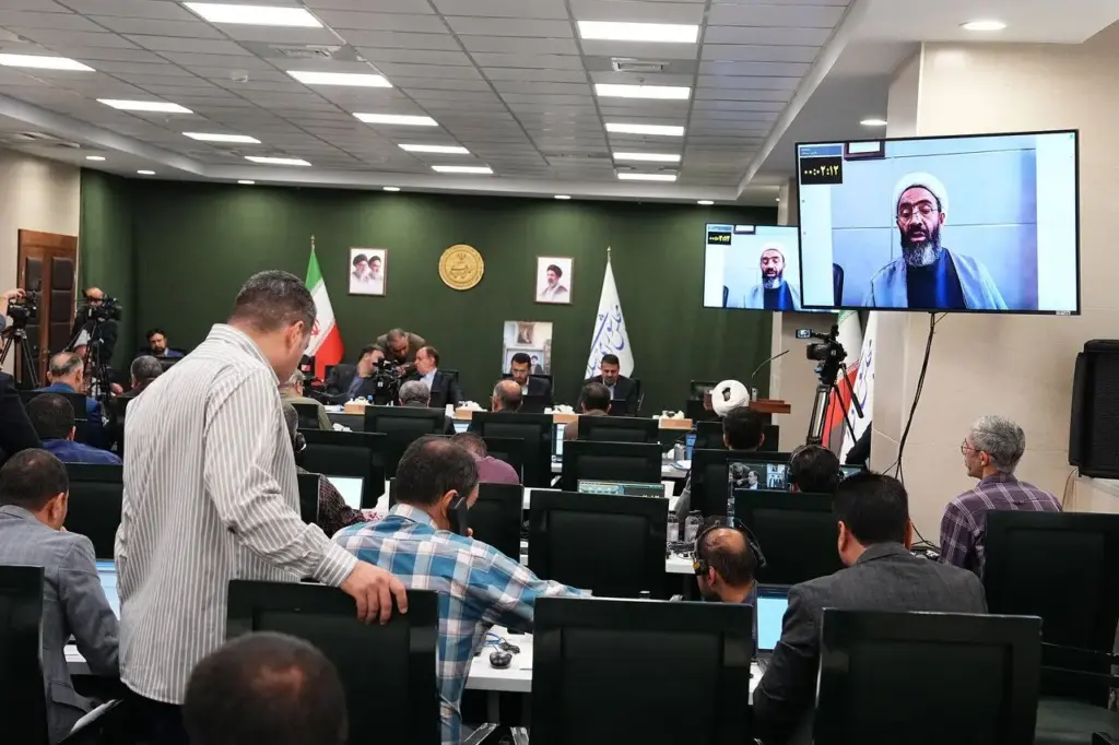 جلسه آنلاین مجلس آغاز شد / سوال از وزیر راه