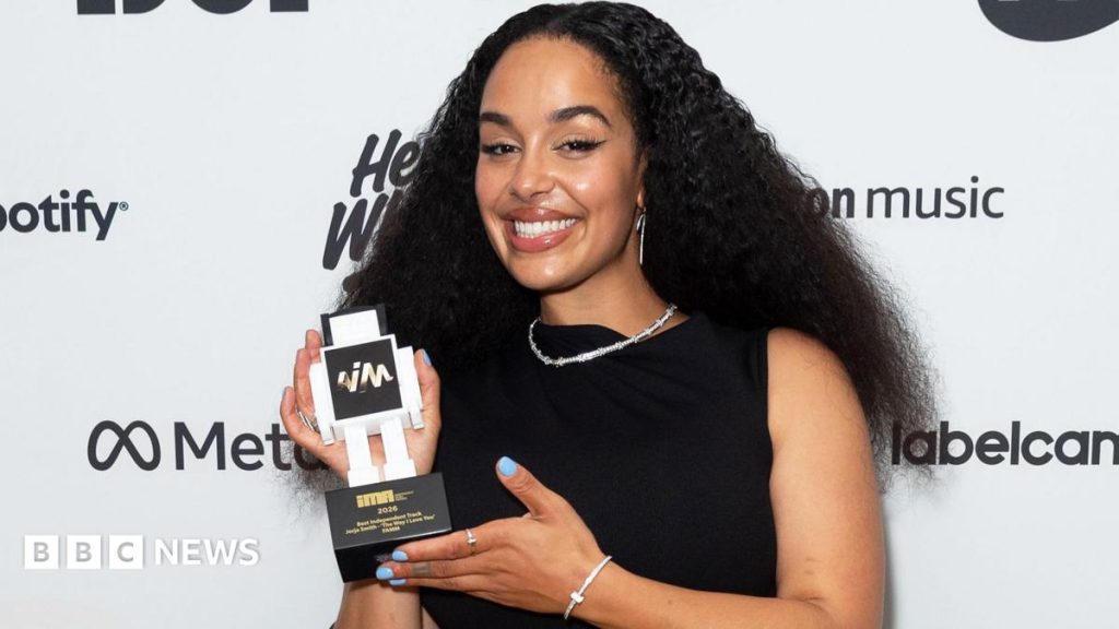 Jorja Smith 'very grateful' as she bags independent music prize