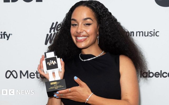Jorja Smith 'very grateful' as she bags independent music prize