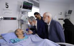 عیادت نمایندگان رهبر انقلاب از موسوی گرمارودی