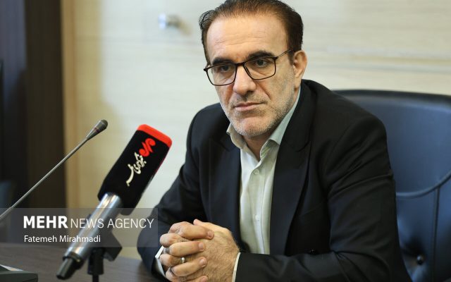 هشدار رئیس سازمان نظام پزشکی درباره درمان‌های فانتزی و تجاری