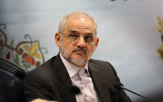 پزشکیان وفاق را به معنای رسیدن به درک مشترک برای حل مسائل می‌داند/ رئیس‌جمهور بر انباشت تجربه و پرهیز از «ریست کردن» تجربه دولت‌ها تأکید دارد