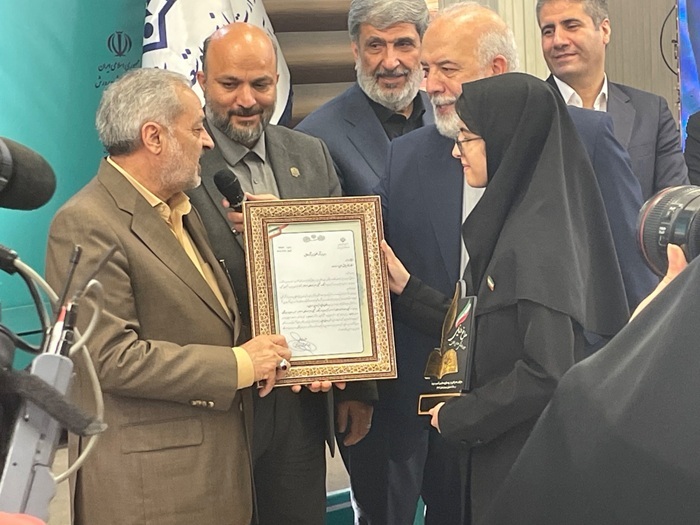 تجلیل از «مدافعان دانایی» و دو دانش‌آموز نیکوکار در آیین بهره‌برداری از مدارس آسیب‌دیده