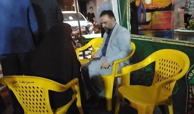 برپایی میز خدمت دادستان لنگرود در تجمع شبانه