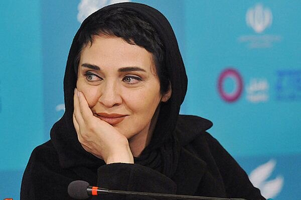 استایل مشکی رویا نونهالی را روی صحنه ببینید