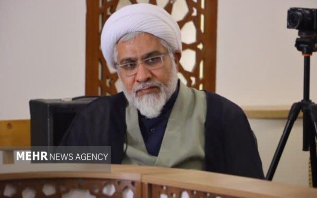 هدایتی: شعر باید با جامعه و مردم ارتباط برقرار کند