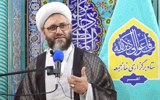 جلیلی از عادی شدن گناه در جامعه انتقاد کرد/ امام جمعه اهر: جامعه اسلامی اندلس به دلیل اختلافات و فساد از درون تضعیف شد و در نهایت سقوط کرد