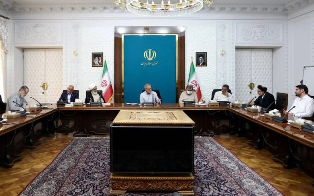 روایت پزشکیان از بدهی‌ها و مشکلات به‌جامانده از گذشته/ به دنبال افزایش اعتبار کالابرگ هستیم