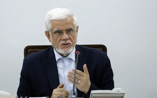از انتقاد تند به رئیس‌جمهور تا تشویق ایستاده؛ وقتی زبان دانشگاه را بلد باشی!