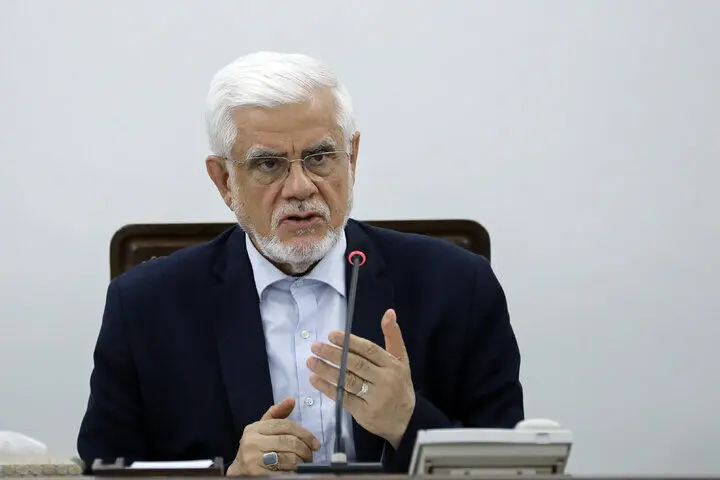 از انتقاد تند به رئیس‌جمهور تا تشویق ایستاده؛ وقتی زبان دانشگاه را بلد باشی!