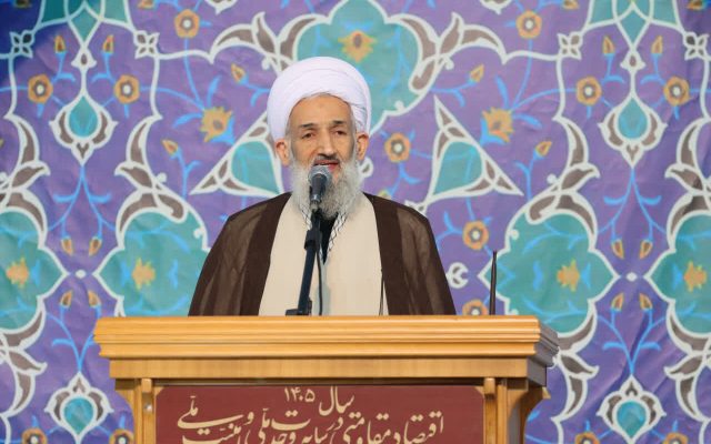 مواضع رئیس‌جمهور عزت بخش و دفاع از استقلال ایران بود