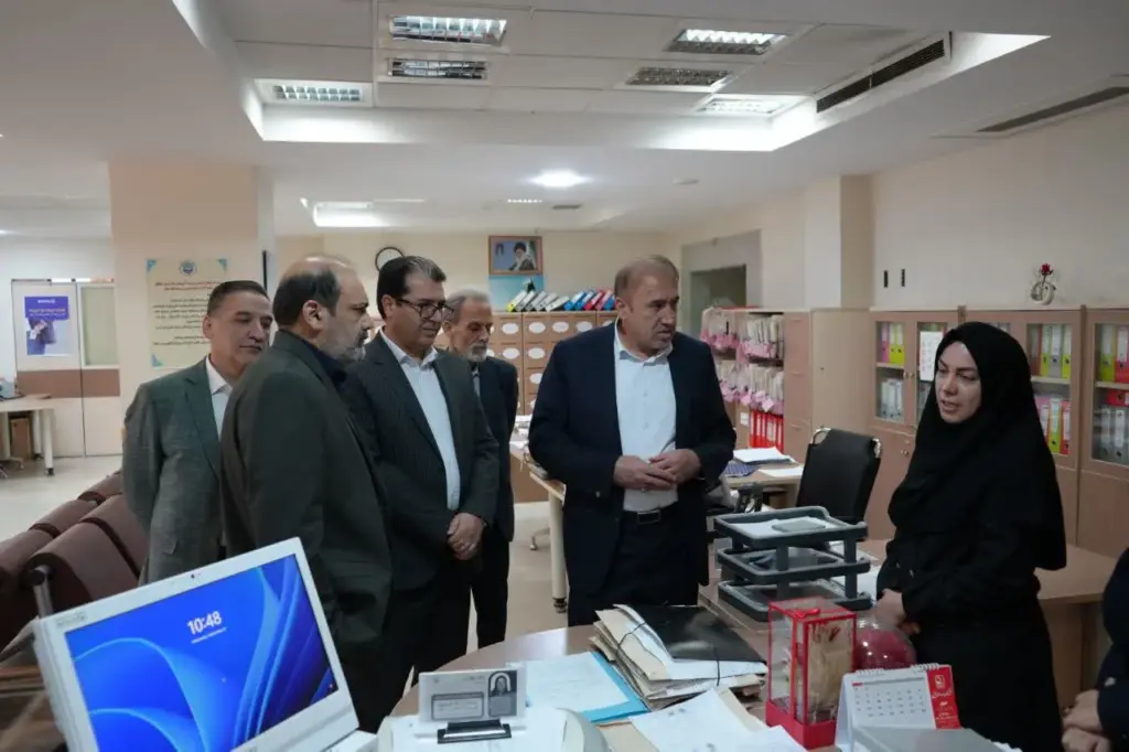 بازدید سرزده بازرس کل قضایی استان لرستان از مدیریت شعب بیمه ایران استان/ پرداخت خسارت به خودروهای آسیبدیده در جنگهای اخیر