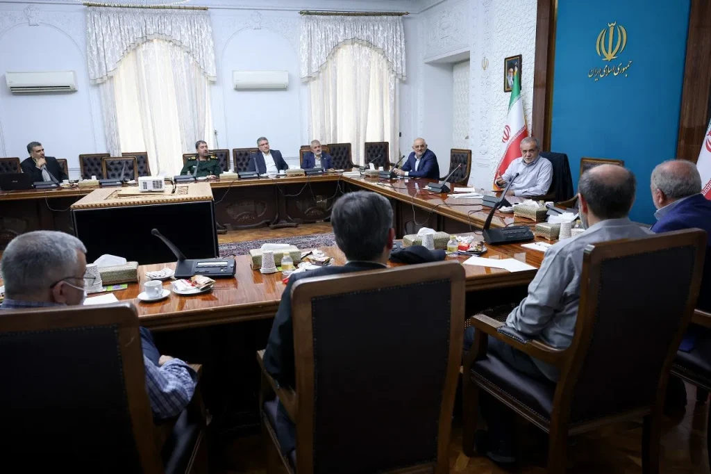 پزشکیان: نیازمند بسیج عمومی و ارتباط مؤثر میان تمامی اقشار متخصص هستیم
