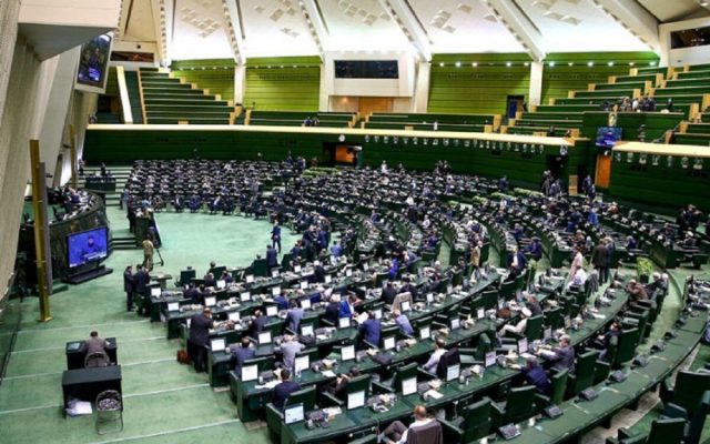 مخالفت 2 نماینده مجلس با طرح مقابله با نفوذ/ بخشایش اردستانی: جاسوسی با نفوذ متفاوت است/ عثمان سالاری: طراح اصلی طرح نیز هیچ تخصصی در زمینه مسائل حقوق و جزا ندارد