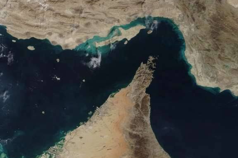 تنگه هرمز همچنان کم‌تردد است؛ ادعای آمریکا درباره عبور نفتکش‌ها با اسکورت
