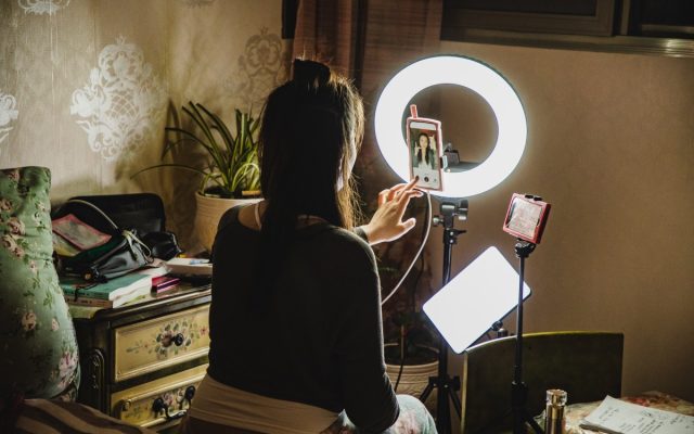 New California law will penalize influencers who don’t disclose political ads