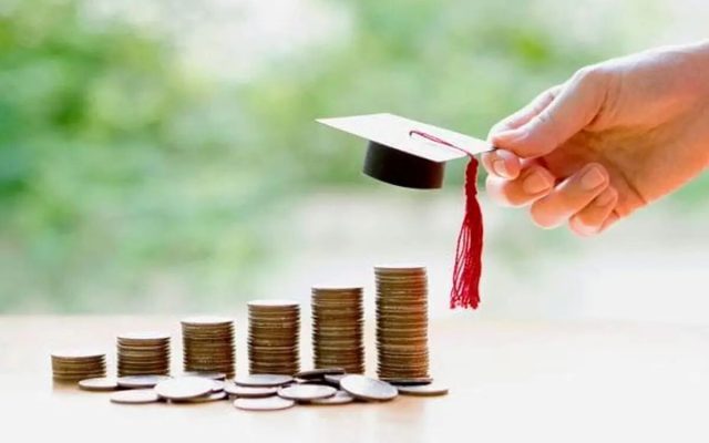 دانشگاه دولتی برای چه کسانی است؟ / روایت کاربران خبرآنلاین: «یا باید پول داشته باشی یا سهمیه»