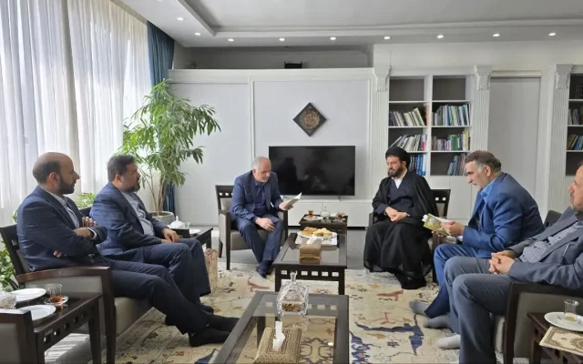 دیدار وزیر دادگستری با رئیس مرکز حل اختلاف کشور/ تأکید بر تعیین‌تکلیف وضعیت استخدامی کارکنان شورا‌های حل اختلاف