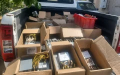 کشف ۸۷ دستگاه ماینر غیرمجاز در یک کارخانه متروکه شهرک صنعتی لیاء قزوین