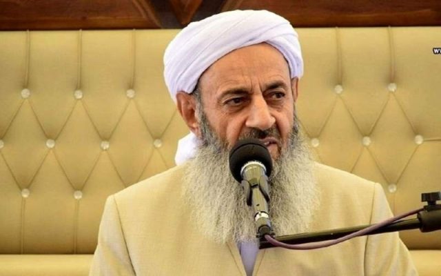انتقادات تند روزنامه جمهوری اسلامی از مولوی عبدالحمید/ او رفتارهای متناقضی در باره جنایات آمریکا و اسرائیل و کشورهای جنوب خلیج فارس دارد