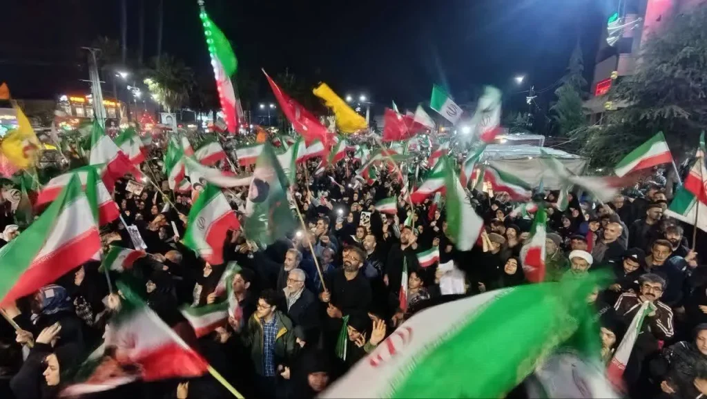 روزنامه نزدیک به قالیباف: برای دفاع از ایران از مردم «گواهی وفاداری سیاسی» نخواهید | «تعلق به ایران» با «موافقت با جمهوری اسلامی» الزاما یکی نیست