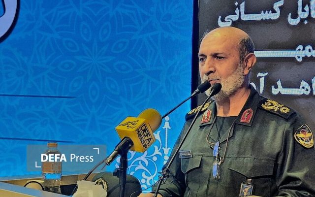سردار سنایی راد: مقاومت در برابر دشمن، فضیلت مردمی با پیشینه تمدنی است/ جان فدا بودن برای ایران نه فقط یک شعار، بلکه یک ارزش مفهومی است