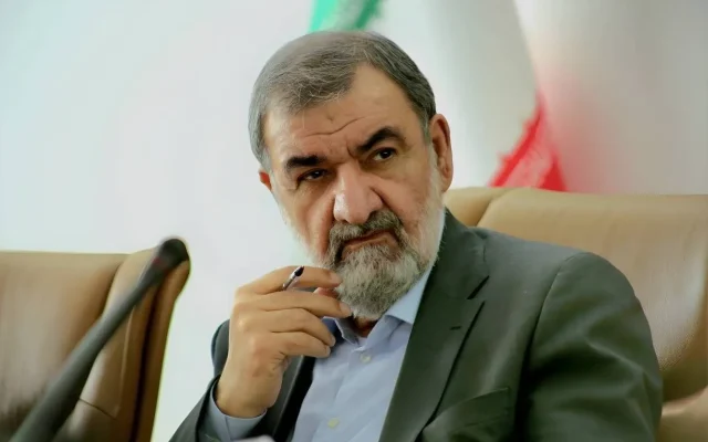 سرلشکر رضایی: کشور‌های همسایه در قضیه پرواز هواپیما‌های ایرانی وارد بازی و ماجراجویی‌های آمریکا نشوند