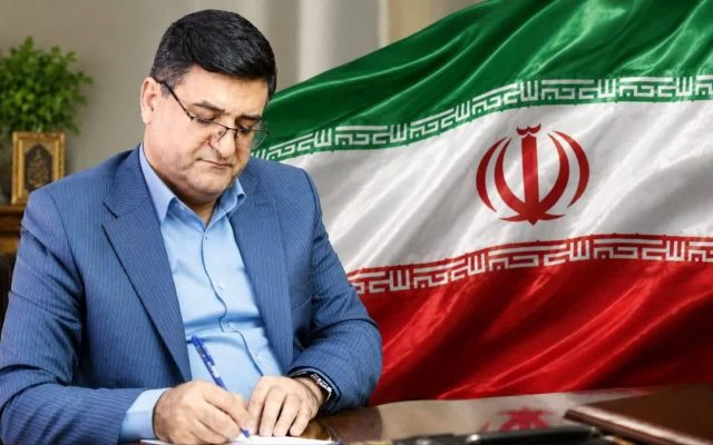 دفاع مقدس الگویی ماندگار از ایمان، ایثار و وحدت ملی است