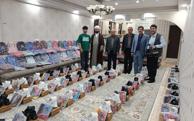 توزیع۲۰۰ بسته لوازم التحریر بین دانش‌آموزان دورود