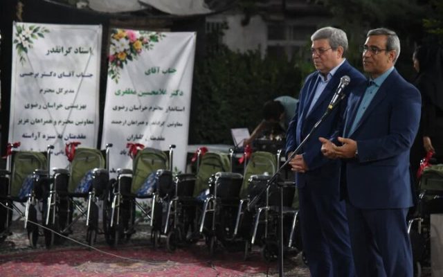 توان‌خواهان دانش‌آموز خراسان رضوی ۳۰۰ ویلچر تحویل گرفتند