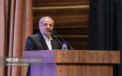 معلمی فقط انتقال علم نیست؛ شخصیت معلم دانش‌آموز را می‌سازد