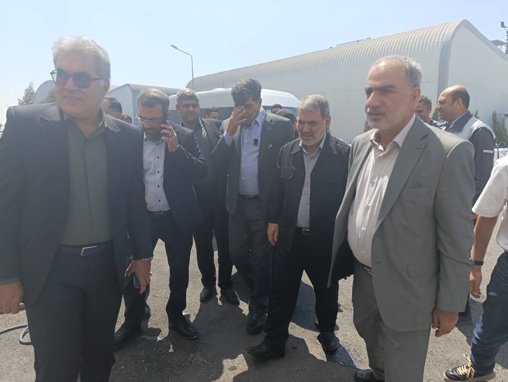 بازدید اعضای کمیسیون حمایت از تولید از کارخانه سیلیکون متال مرودشت