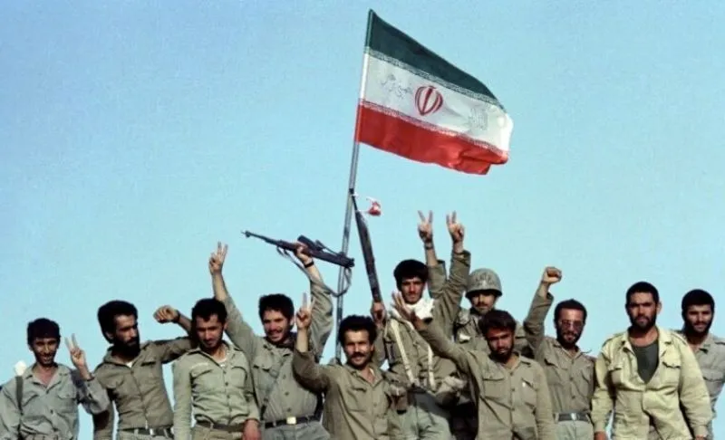 ملت ایران با الهام از دوران دفاع مقدس در مقابل دشمن ایستاد