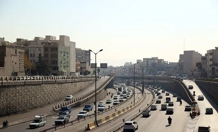 آسمان صاف همراه با افزایش وزش ابر و باد در تهران