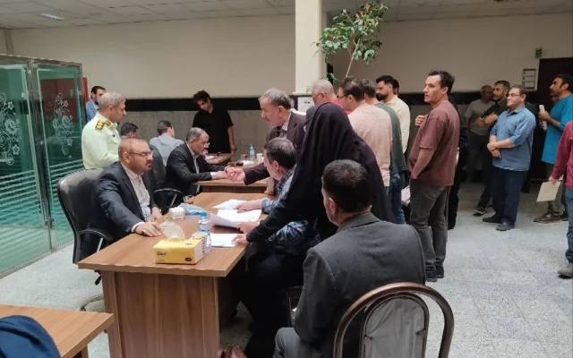 رئیس کل دادگستری زنجان به درخواست ۱۶۰نفر از مراجعین در دیدار مردمی رسیدگی کرد
