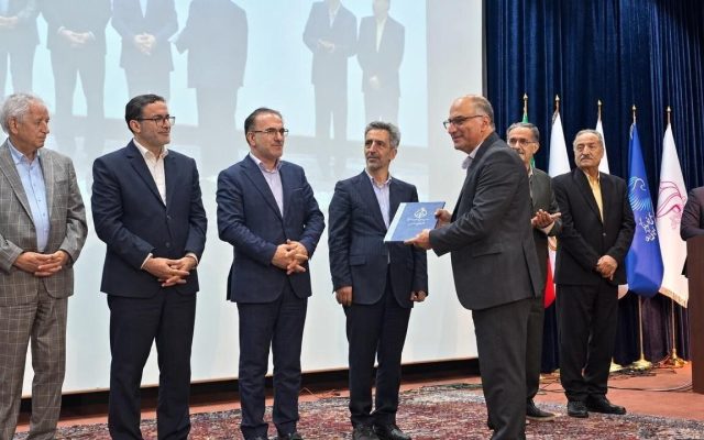 نگاه سودمحور به جامعه پزشکی باید اصلاح شود