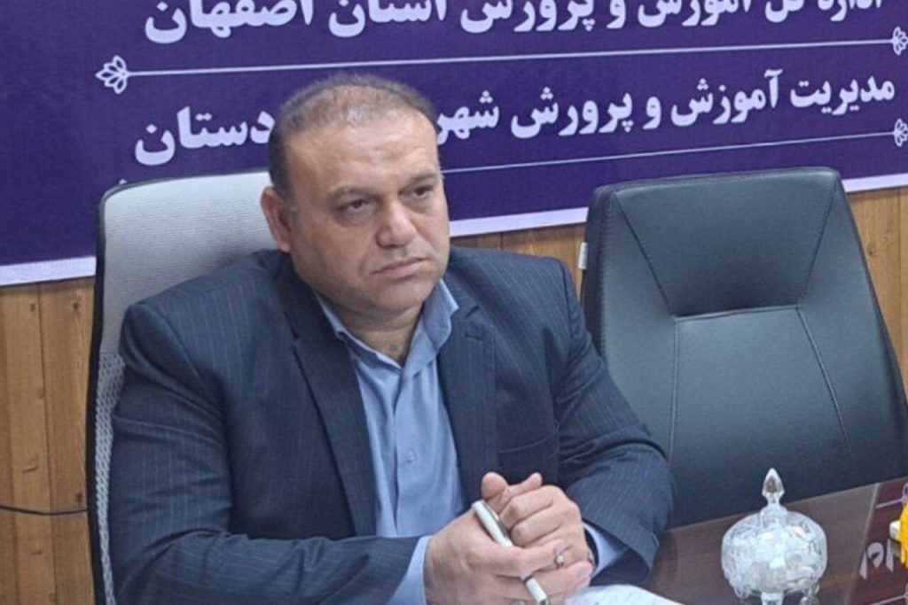 ۳۰۴ دانشآموز پایه اول در اردستان ثبتنام شدند