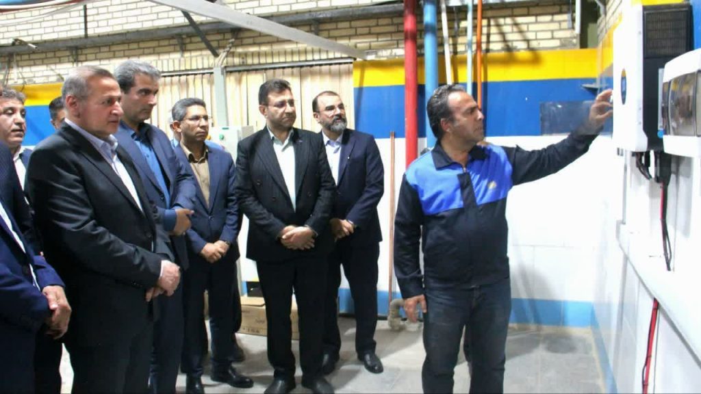 نیروگاه خورشیدی ۲۵ کیلوواتی مرکز آموزش فنی و حرفهای شهرستان تفت به بهره برداری رسید