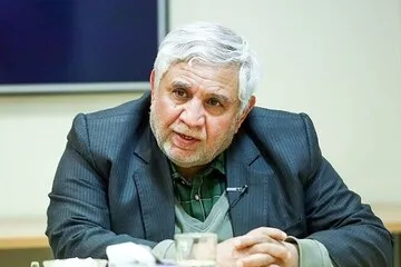 تصویر امام شهید بر فراز بلندترین منبر جهان