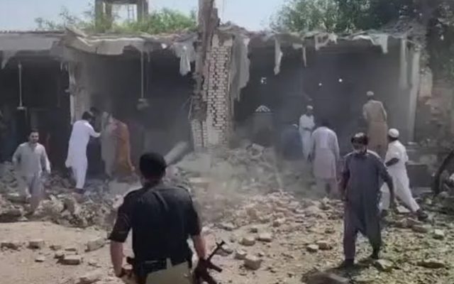 انفجار انتحاری در پاکستان 15 کشته برجا گذاشت