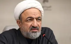 امتناع رسایی از حکم قاضی برای عذرخواهی از مجلس و محکومیت به ۱۰ ماه حبس