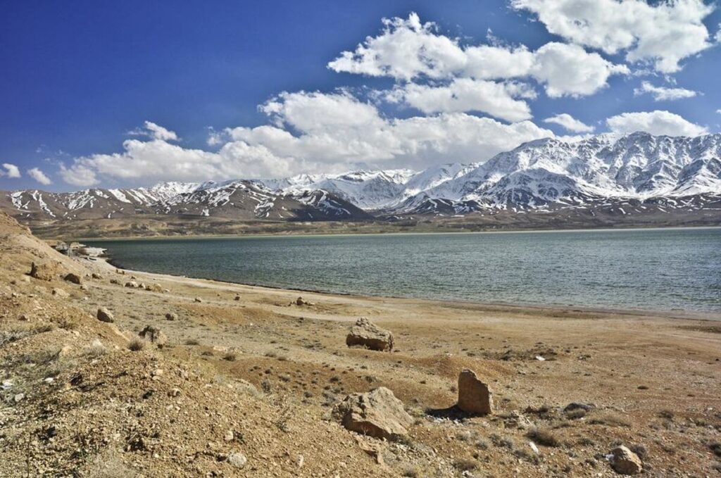 بیش از نیمی از آب تالاب چغاخور خشک شد
