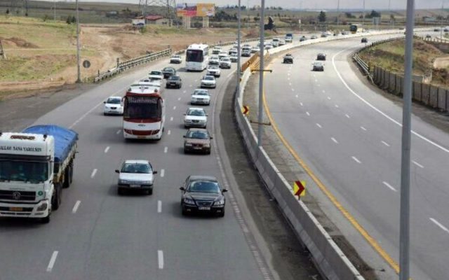 آخرین وضعیت ترافیکی جاده های کشور/ ترافیک در این محورها سنگین است