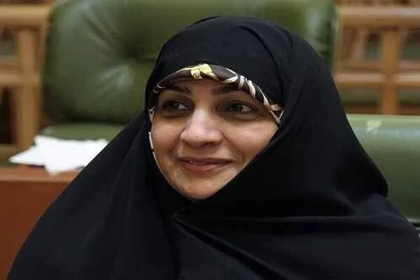 آباد: زنان شاهد و ایثارگر باید در تصمیمسازیها نقشآفرین باشند
