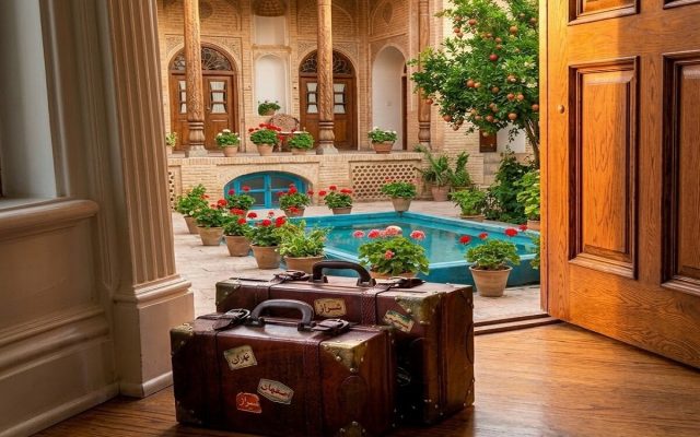 بهمن فرمان‌آرا در پاسخ به چرا «مهاجرت معکوس»؟ چون این‌جا مال ما هم هست / از «پیوند احساسی با وطن از راه دور» تا «حق مسلم شهروندی»