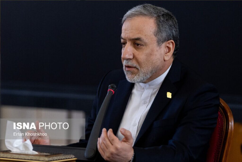 عراقچی: رهبر انقلاب کاملاً بر امور مسلط هستند/ دستورات و دیدگاههای ایشان بهطور مستمر دریافت و اجرا میشود