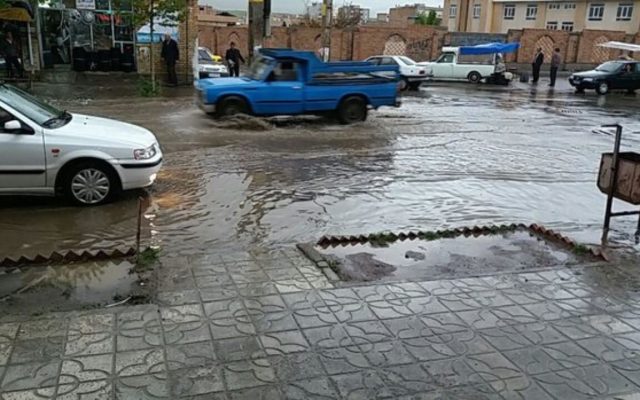 گلایه اهالی ساری از آبگرفتگی در معابر به وقت تابستان